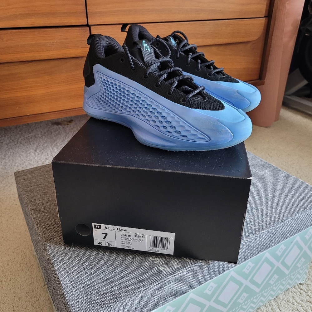 A.E. 1 Adidas Low Top Basketball Shoe, Mens Size 7.